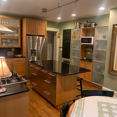 Oak Park Beauties - Tree Lined Streets - Walkable Διαμέρισμα Εξωτερικό φωτογραφία