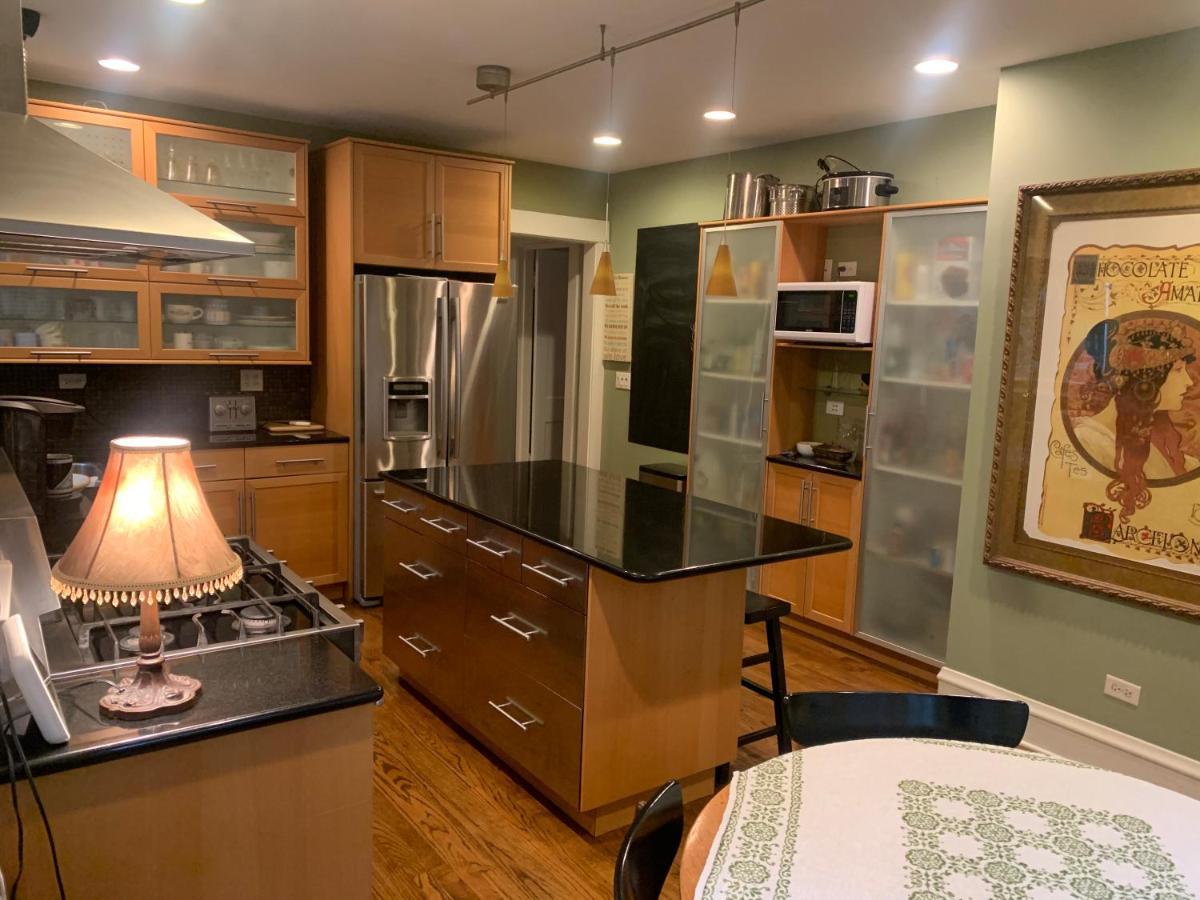 Oak Park Beauties - Tree Lined Streets - Walkable Διαμέρισμα Εξωτερικό φωτογραφία