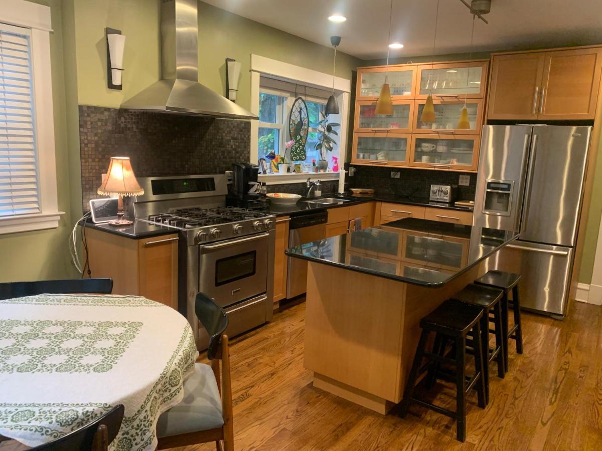 Oak Park Beauties - Tree Lined Streets - Walkable Διαμέρισμα Εξωτερικό φωτογραφία