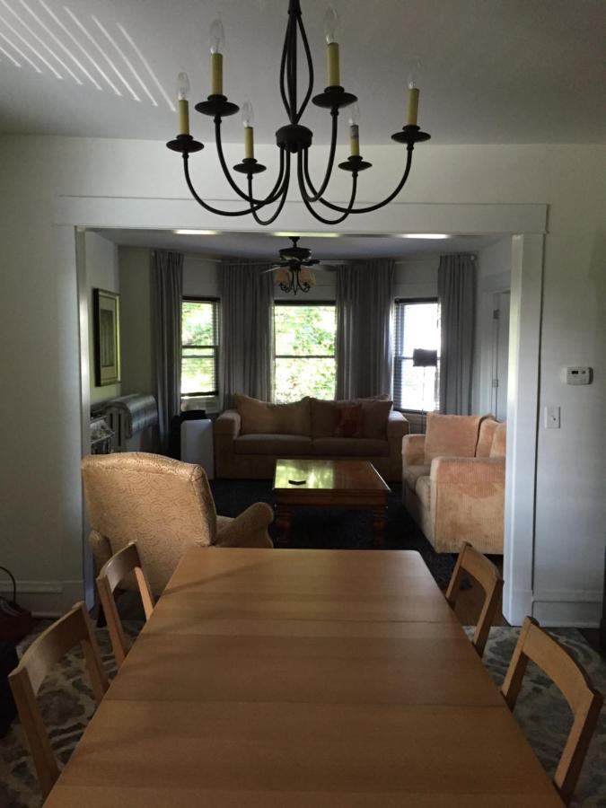 Oak Park Beauties - Tree Lined Streets - Walkable Διαμέρισμα Εξωτερικό φωτογραφία