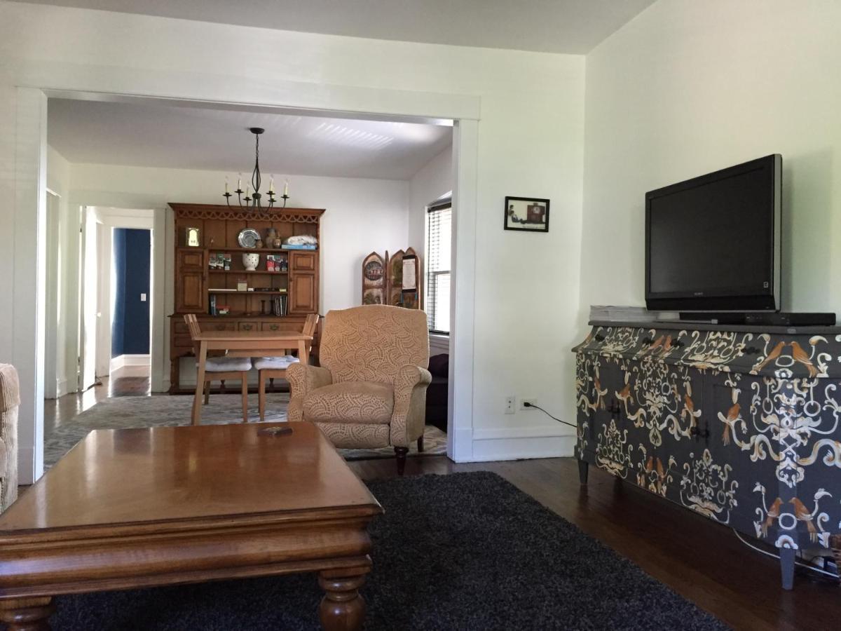 Oak Park Beauties - Tree Lined Streets - Walkable Διαμέρισμα Εξωτερικό φωτογραφία