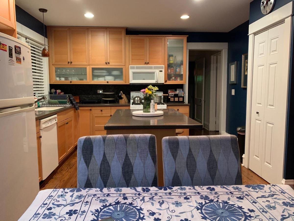 Oak Park Beauties - Tree Lined Streets - Walkable Διαμέρισμα Εξωτερικό φωτογραφία