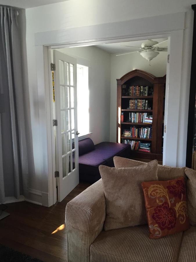 Oak Park Beauties - Tree Lined Streets - Walkable Διαμέρισμα Εξωτερικό φωτογραφία
